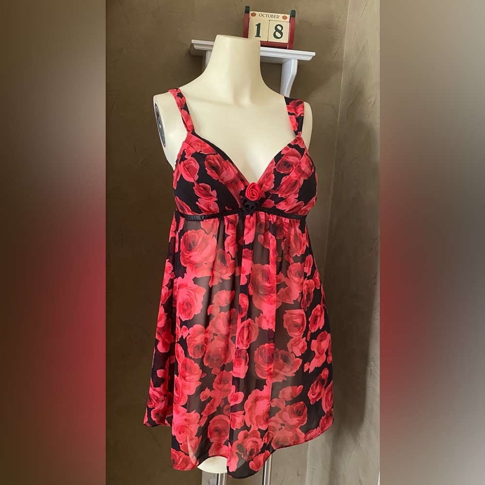 Ambrielle roses baby doll nighty Women’s size M